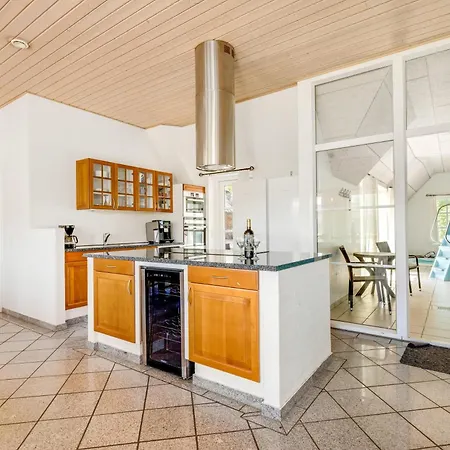 بيت للعطل 18-person Pool House With Indoor Hot Tub, Water Slide And Outdoor Hot Tub